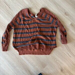 ** We The Free Rust Blue Striped Dolman Sleeve V Neck Sweater Size Small